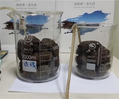 05-2将填料放入烧杯_看图王.jpg